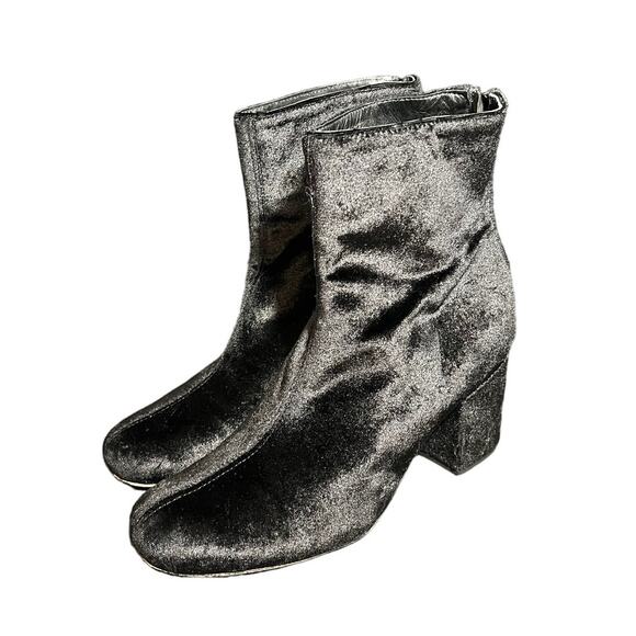 FREE PEOPLE CECILE BLACK VELVET ANKLE‎ BOOT WOMENS SHOES SIZE 38 US 7.5 - Picture 1 of 8